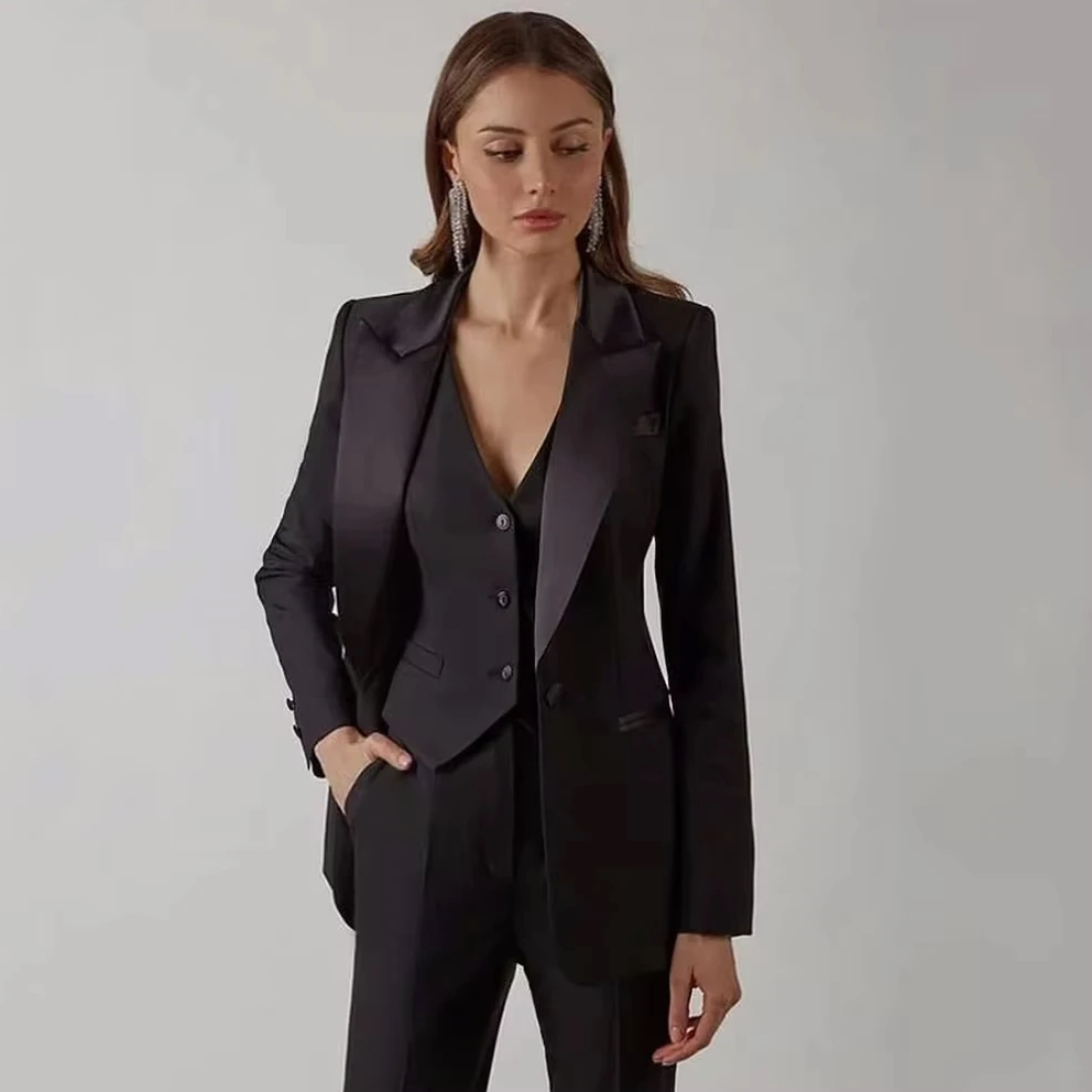 Woman wearing the Old Money Collection Couture De Longpre Suit Set