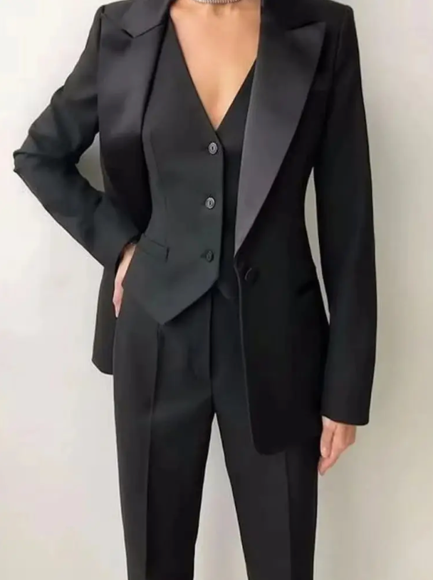 Woman wearing the Old Money Collection Couture De Longpre Suit Set