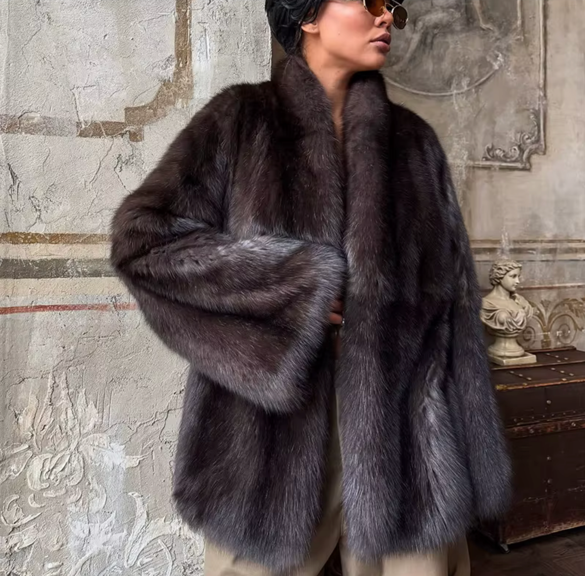 Woman wearing the Lincoln Fur
