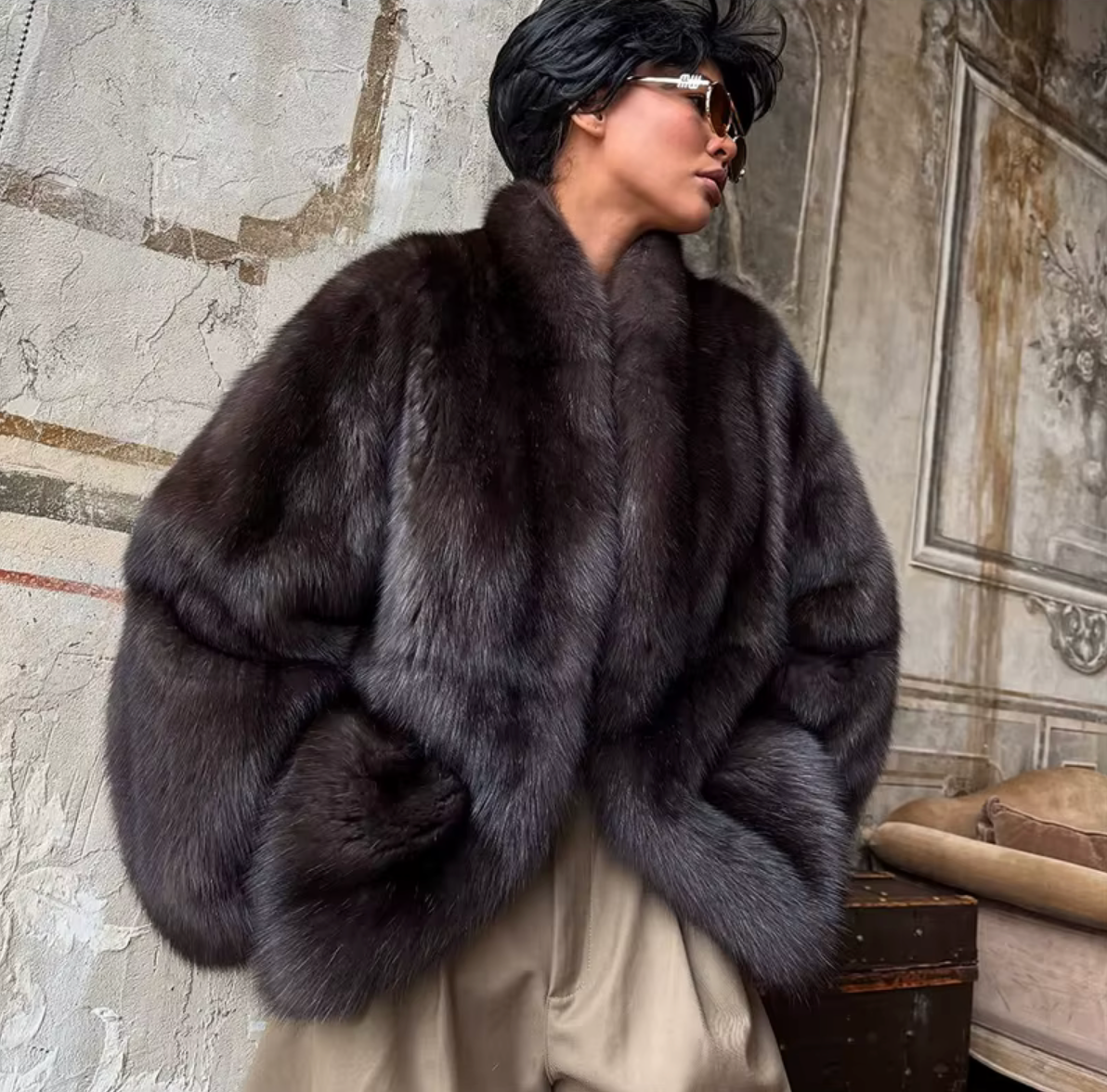 Woman wearing the Lincoln Fur