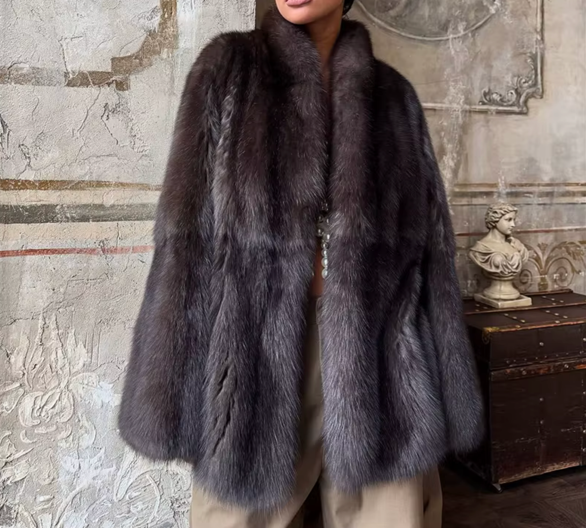 Woman wearing the Lincoln Fur