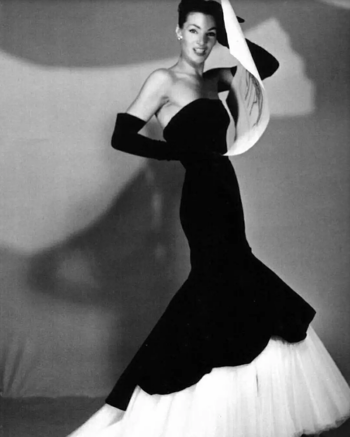 Hepburn Audrey Gown