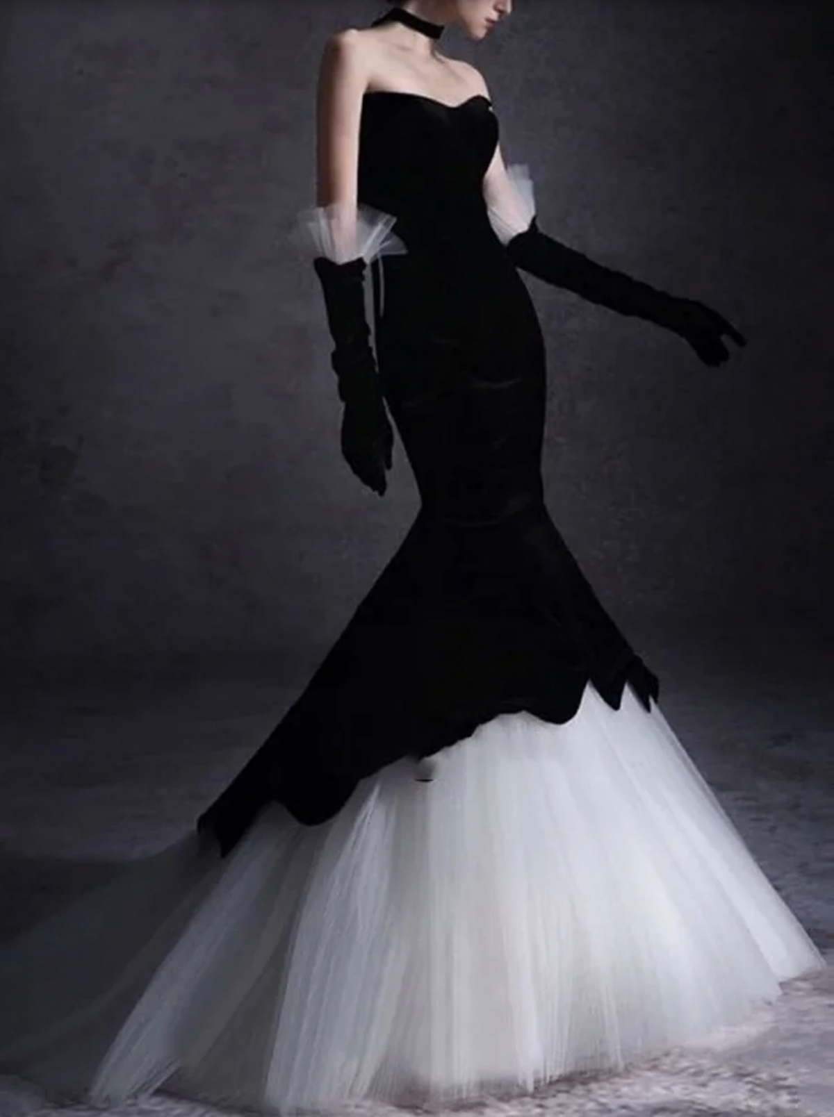 Hepburn Audrey Gown