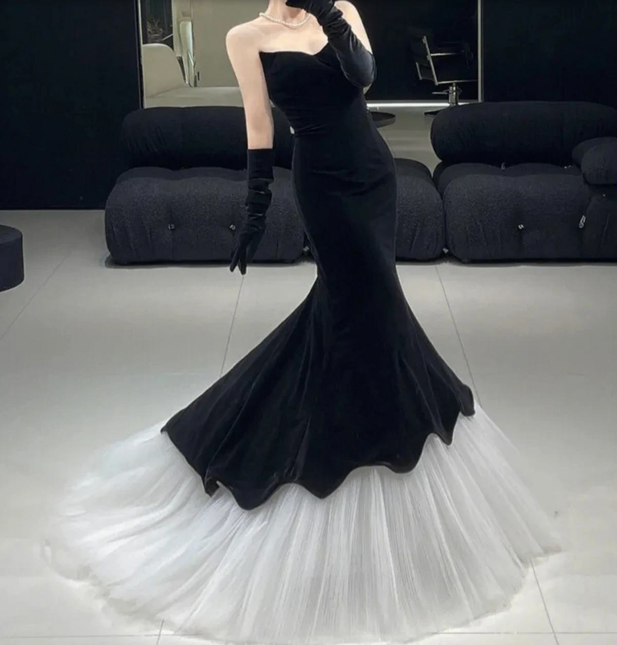 Hepburn Audrey Gown