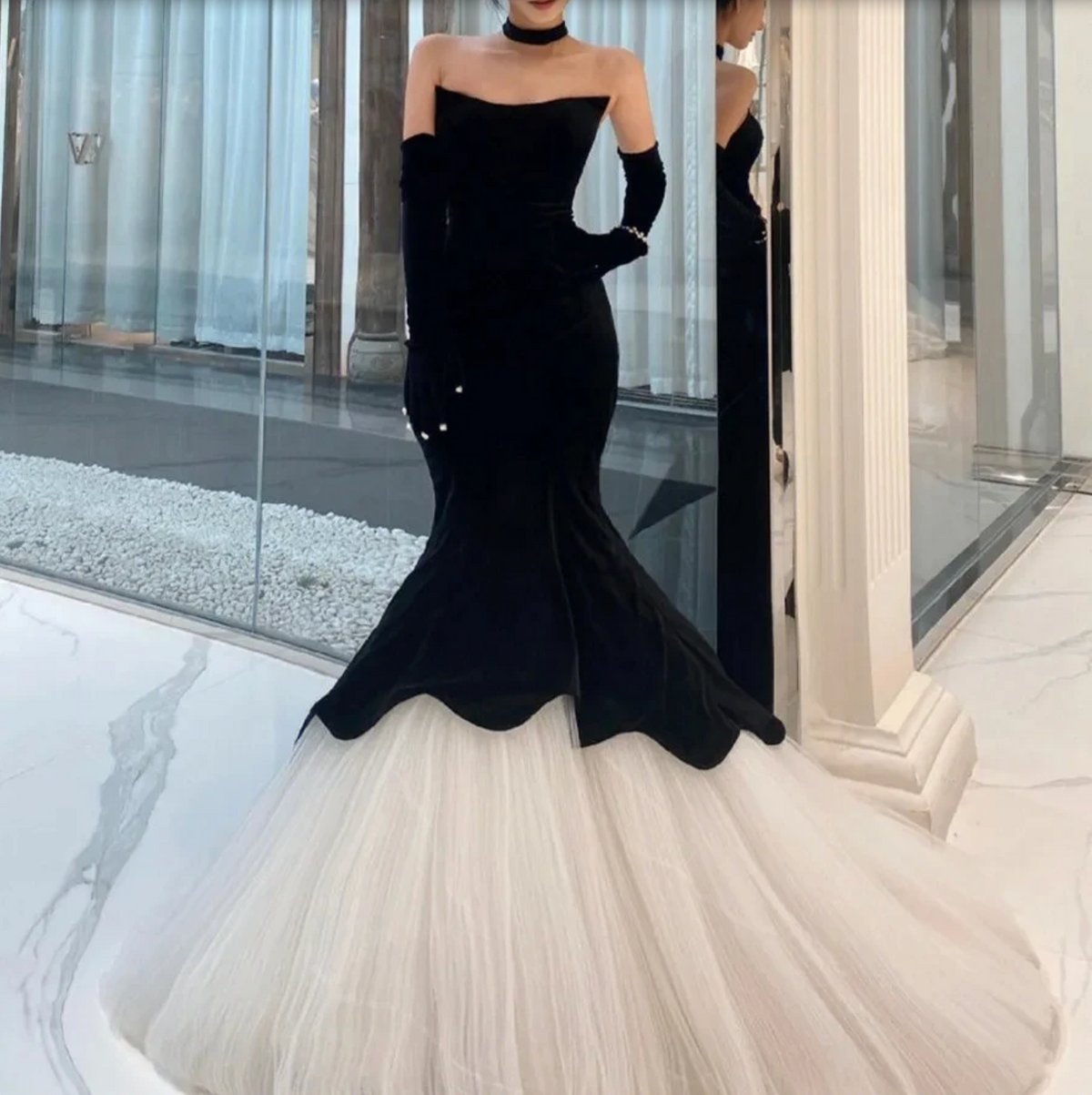 Hepburn Audrey Gown