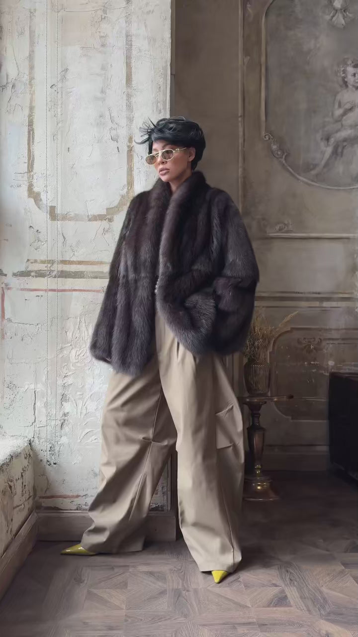 Woman wearing the Lincoln Fur